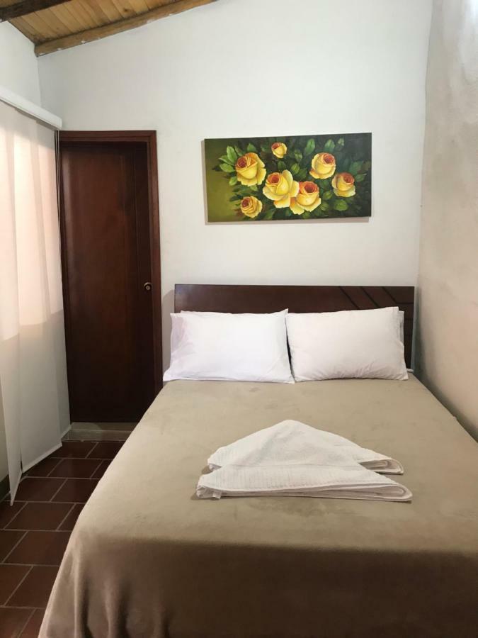 Hostal Rous سان جيل المظهر الخارجي الصورة